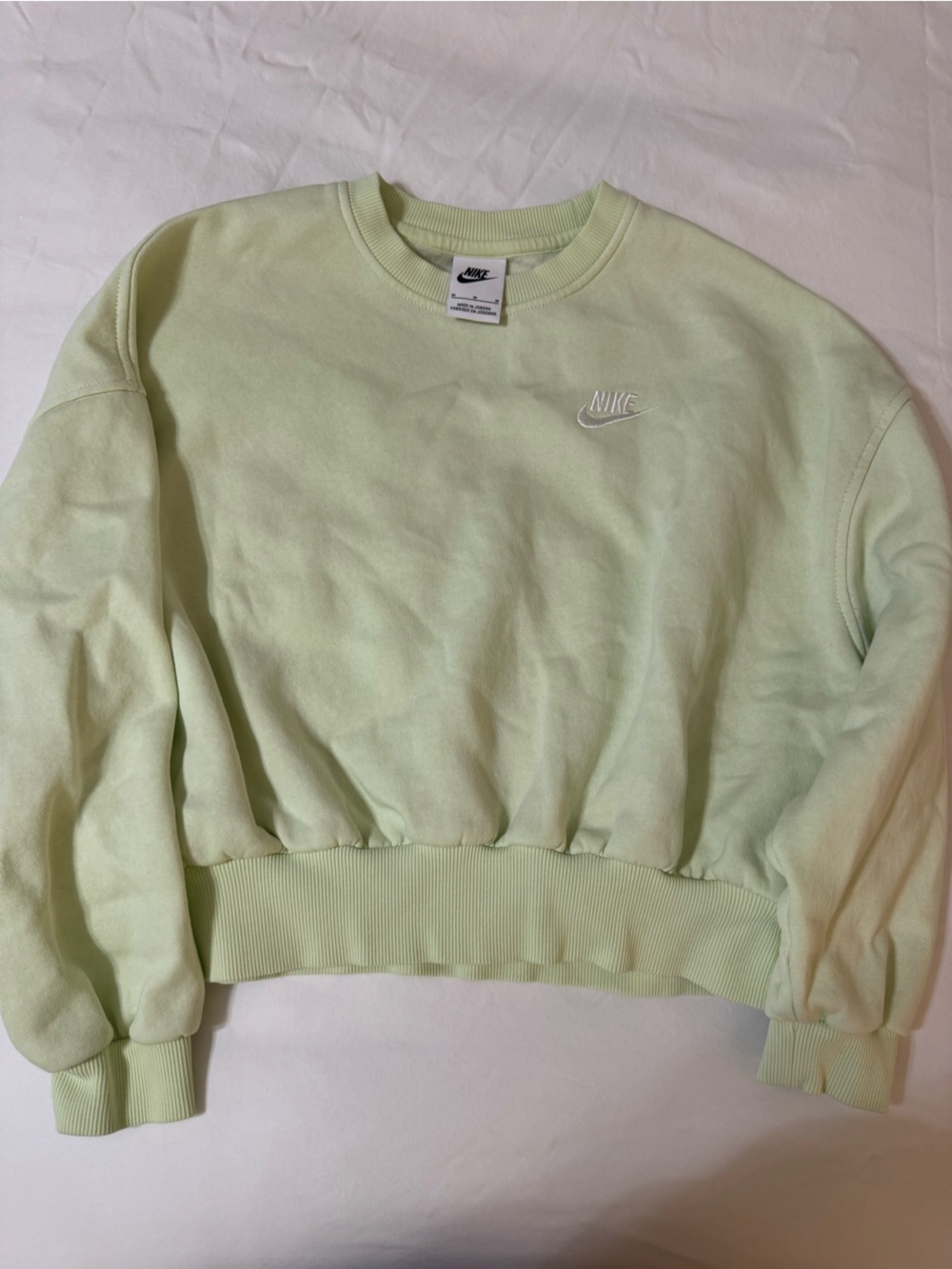 Nike Women's Pastel Green Cropped Crew Sweatshirt